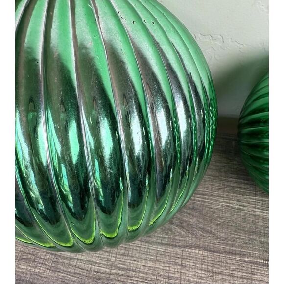 2 Large Vintage Green Ribbed Christmas Ornaments Plastic Taiwan 9” & 6” Retro - Picture 8 of 9